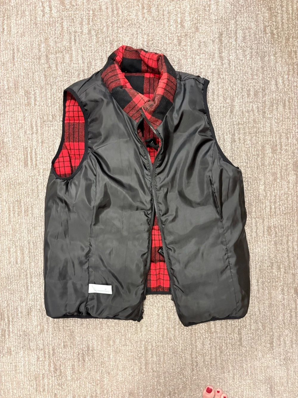 Ruff Hewn Buffalo Plaid Red & Black Quilted Puffer Vest | Cozy Cabin | Sz Large - Picture 13 of 16